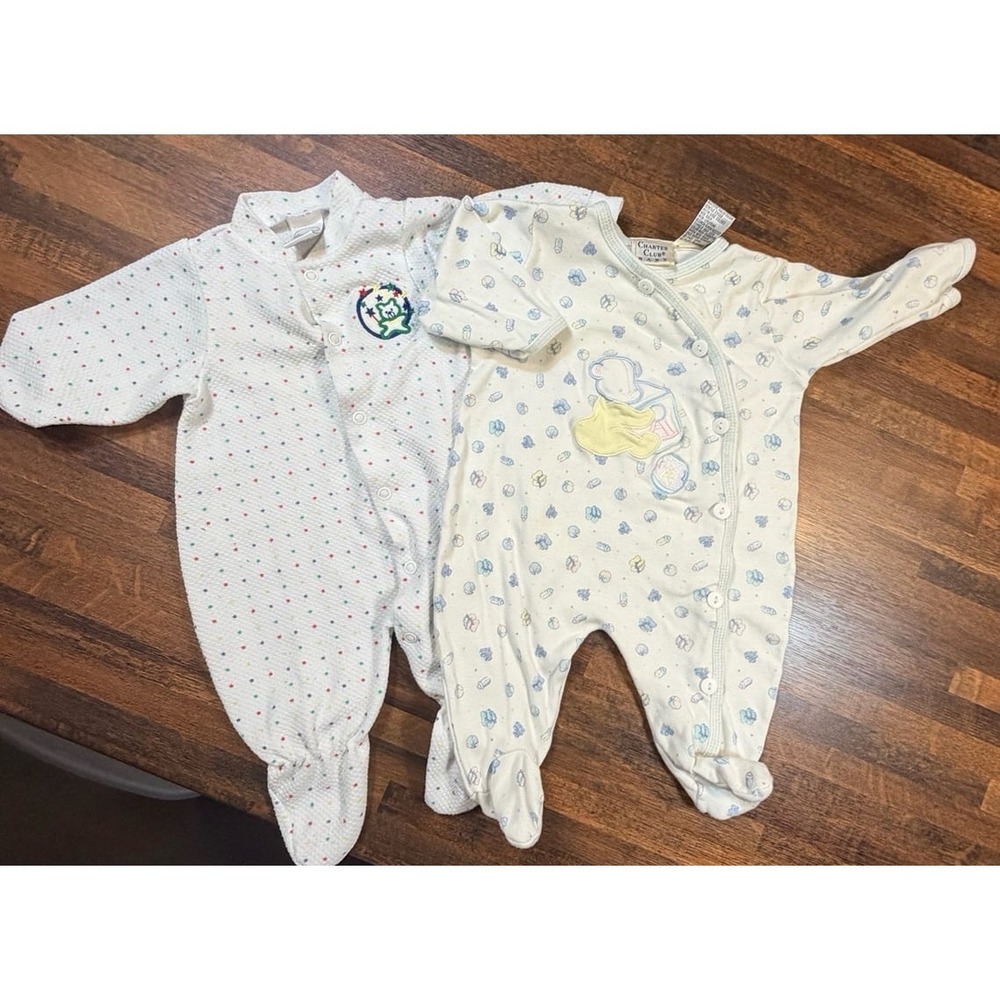 Vintage unisex footed infant sleepers.  Lightweight size 0-3 months.